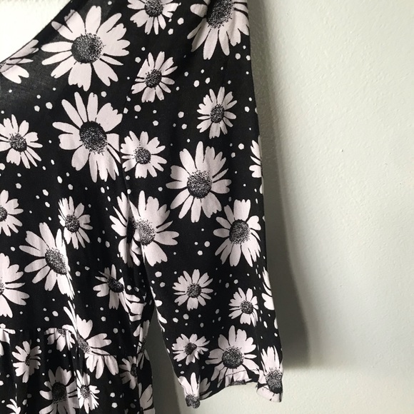 Monteau Empire Waist Top Black & White Daisy SML - Picture 6 of 7